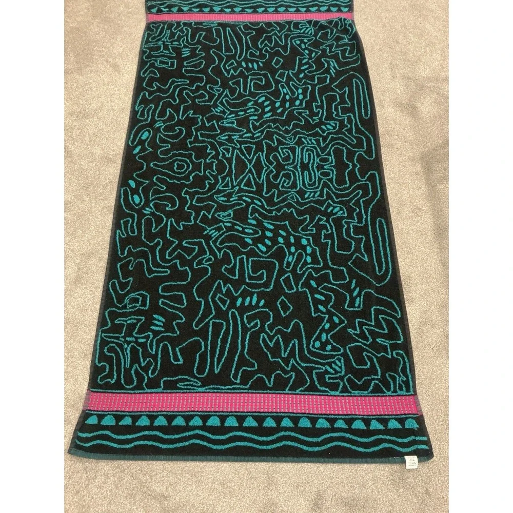 VTG Banana Club Keith Haring beach towel Double Sided iconic maze-like figure